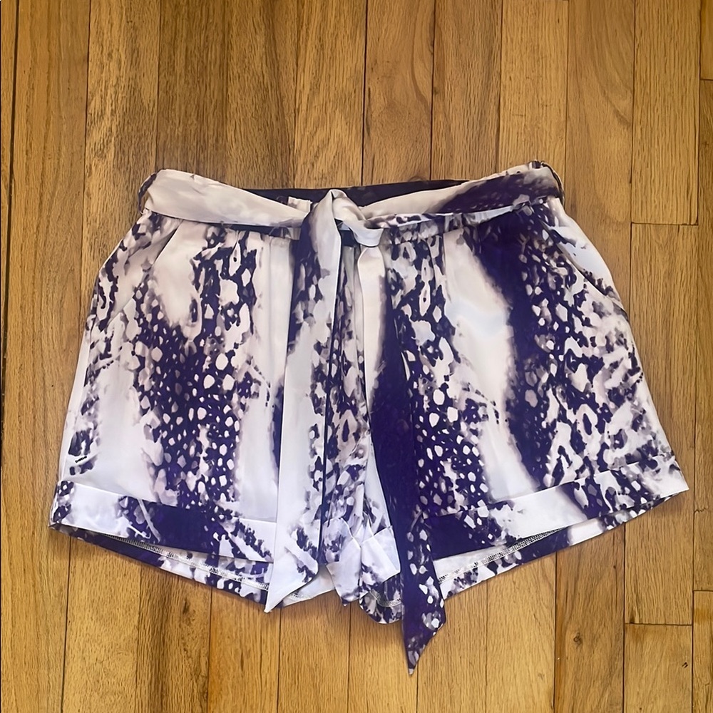 Bebe inflow printed high waisted Stylish Women's Shorts XS